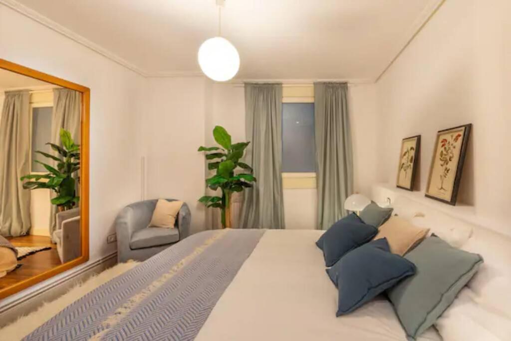 Exclusivo Apartamento En El Casco Viejo Bilbao Kültér fotó